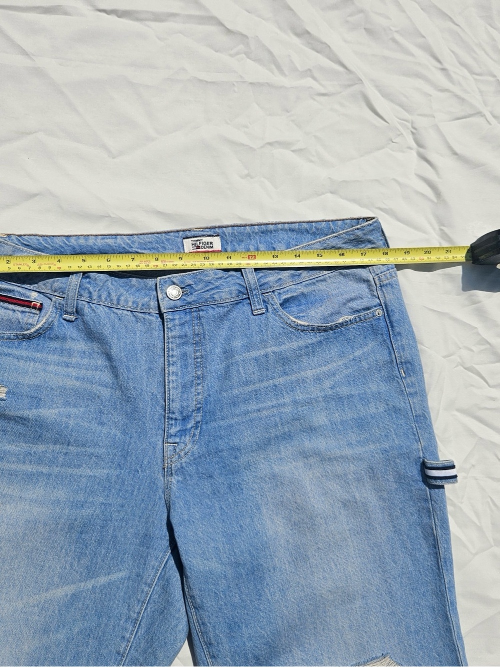 Tommy Hilfiger Women's Light Blue Denim Jeans with Embroidery Leg - Picture 10 of 16